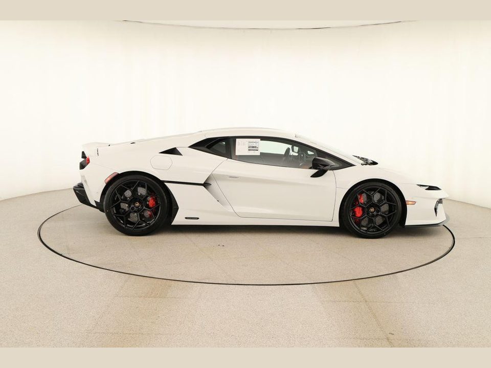 2026 Lamborghini Temerario Base
