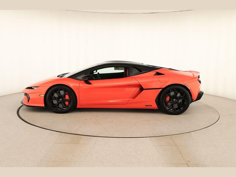 2026 Lamborghini Temerario Base
