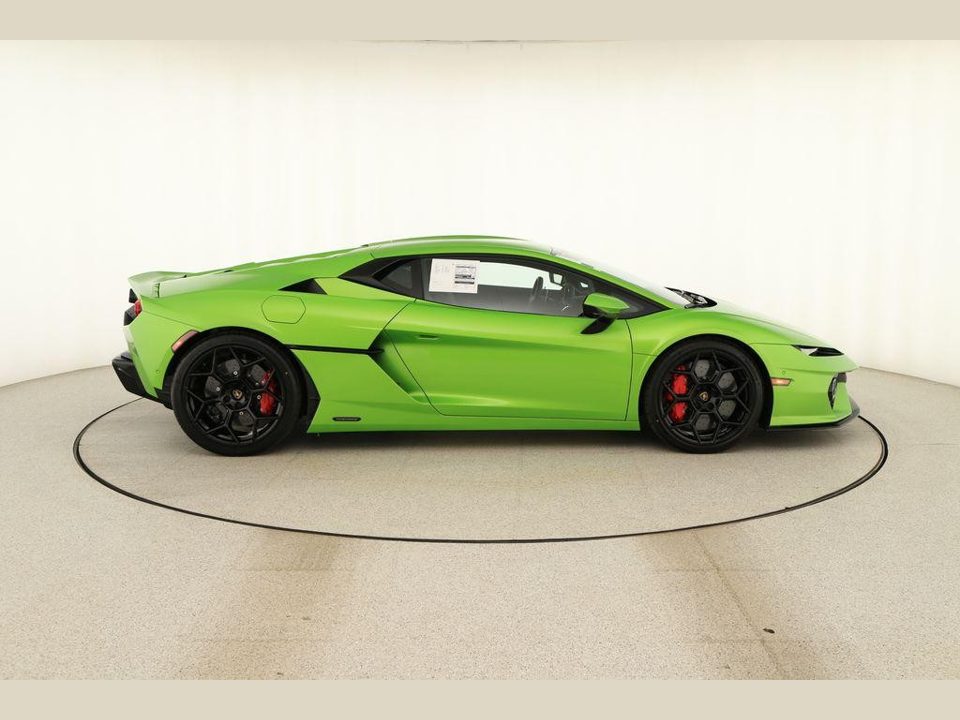 2026 Lamborghini Temerario Base