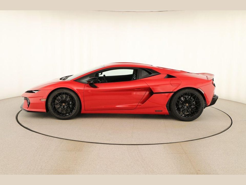 2026 Lamborghini Temerario Base