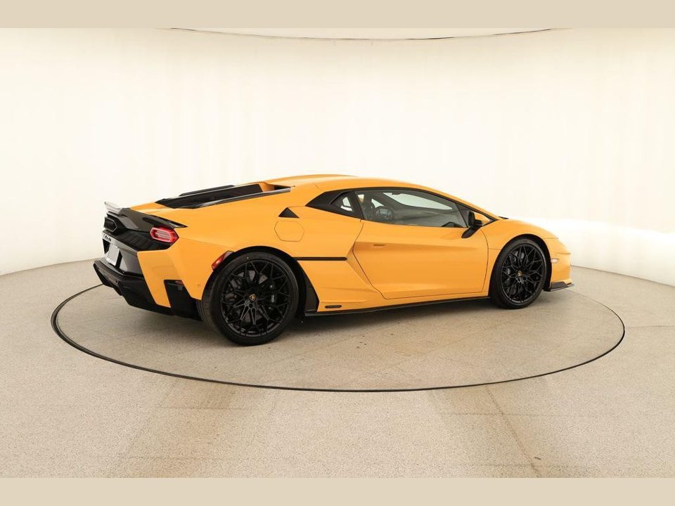 2026 Lamborghini Temerario Base