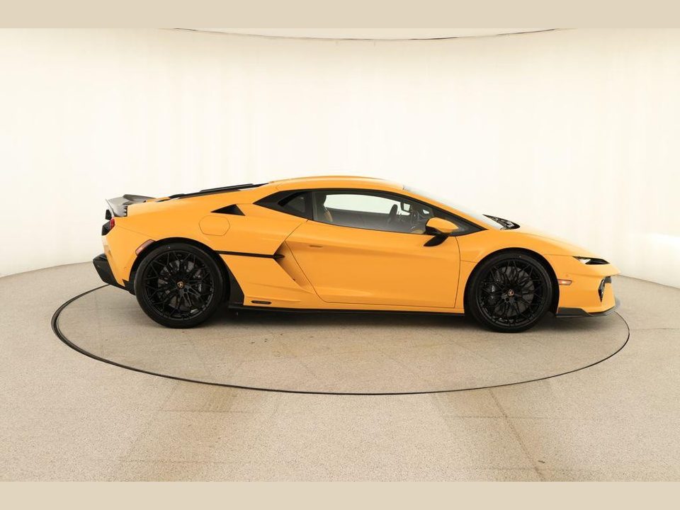 2026 Lamborghini Temerario Base