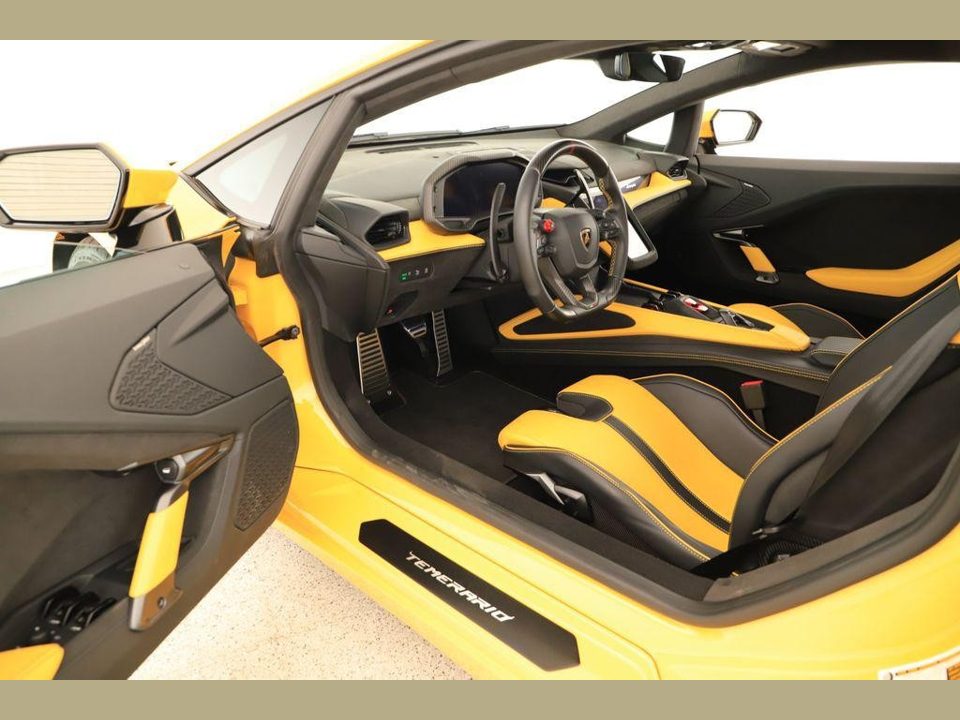 2026 Lamborghini Temerario Base