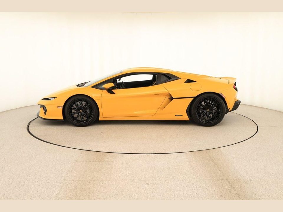 2026 Lamborghini Temerario Base