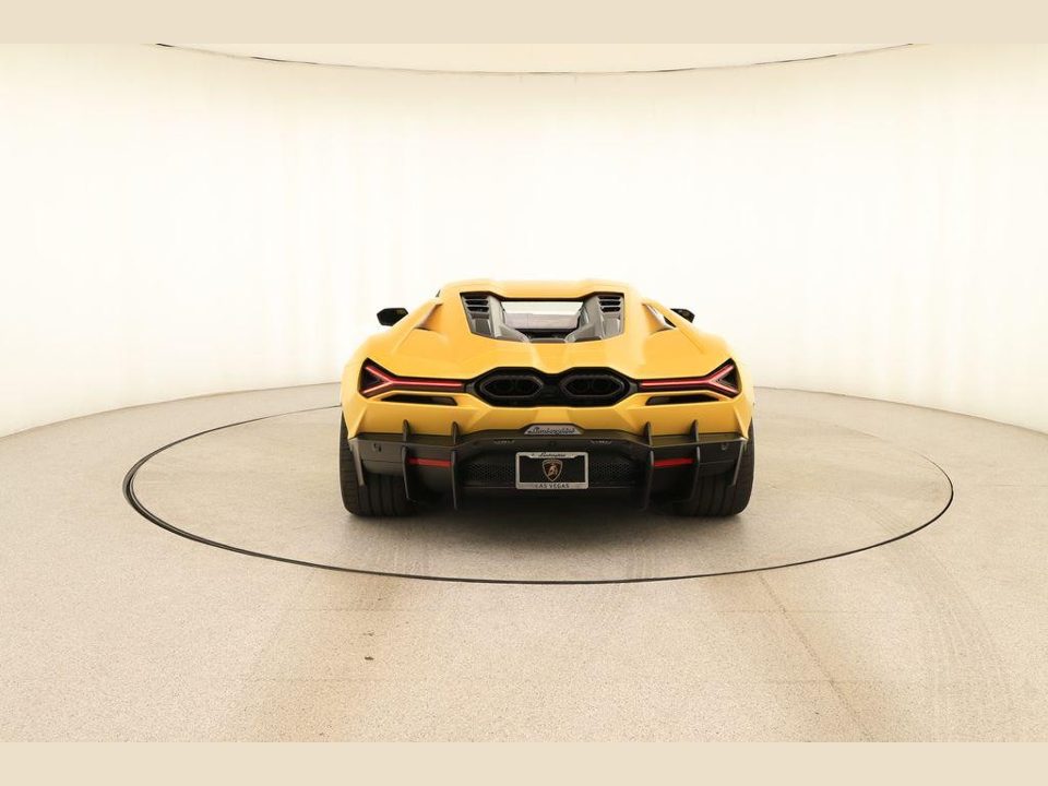2026 Lamborghini Revuelto Base