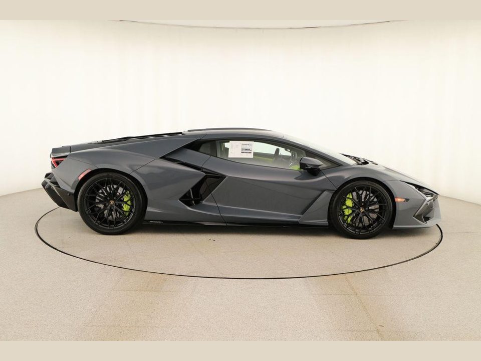 2026 Lamborghini Revuelto Base
