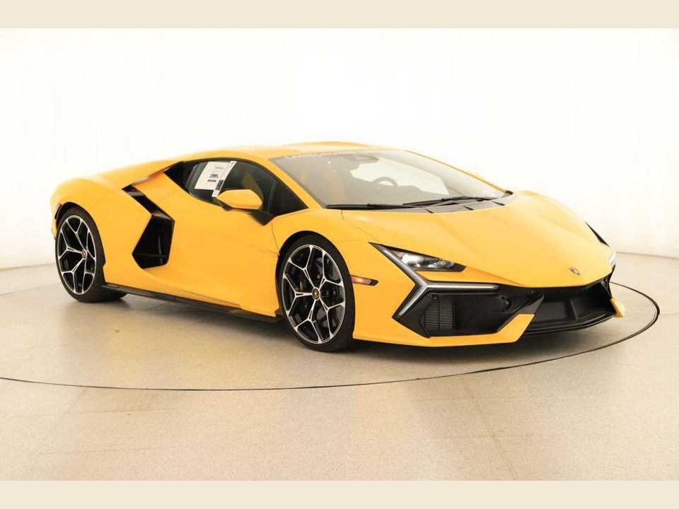 2025 Lamborghini Revuelto Base