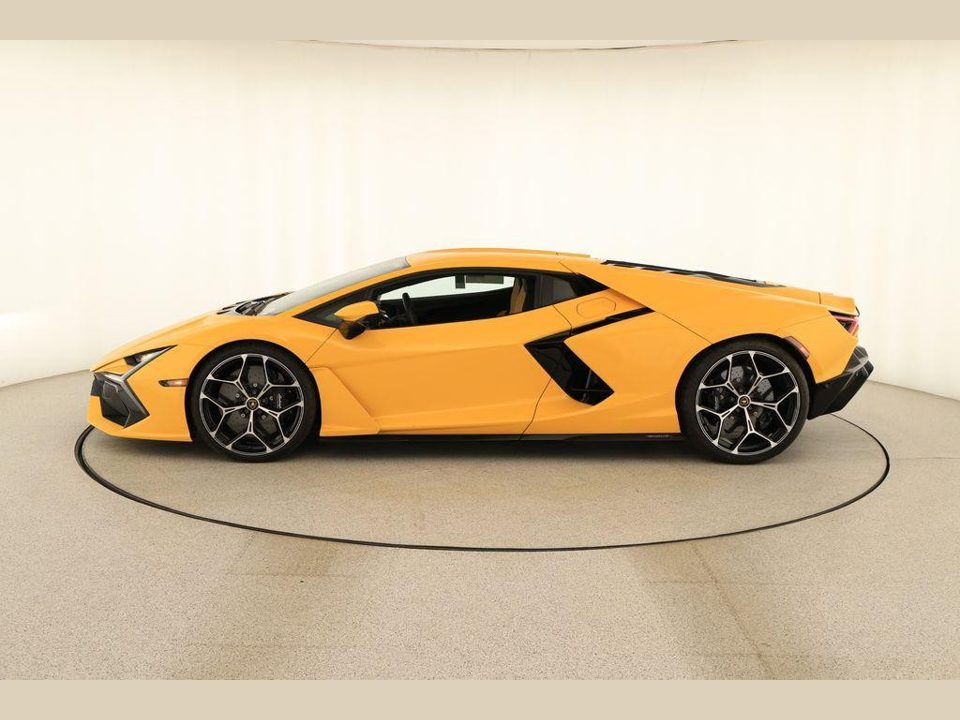 2025 Lamborghini Revuelto Base