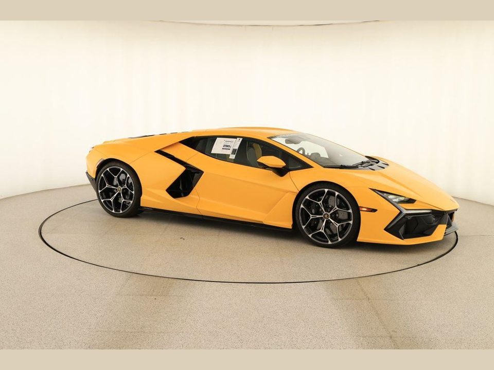 2025 Lamborghini Revuelto Base