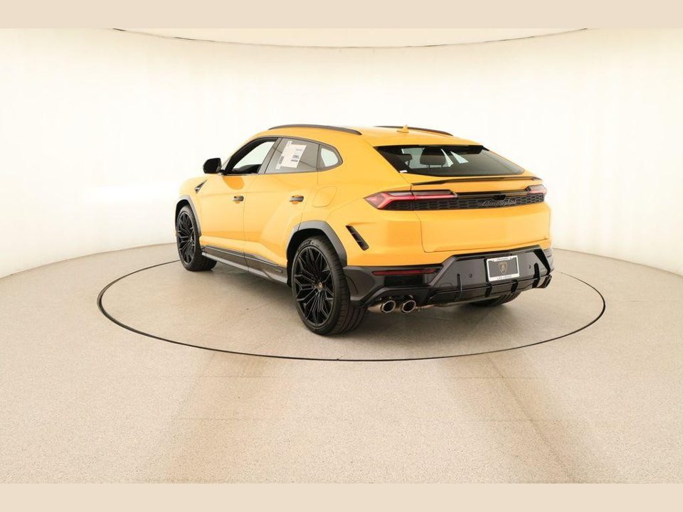 2026 Lamborghini Urus SE
