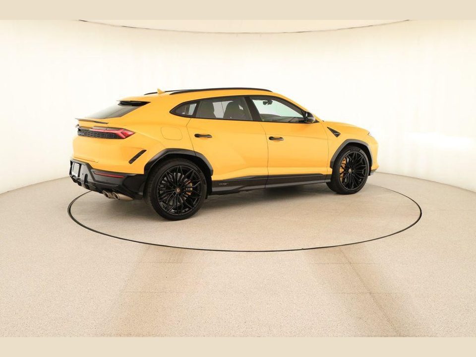 2026 Lamborghini Urus SE