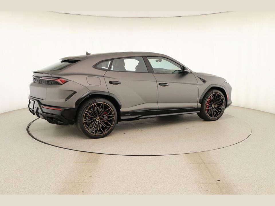 2026 Lamborghini Urus SE
