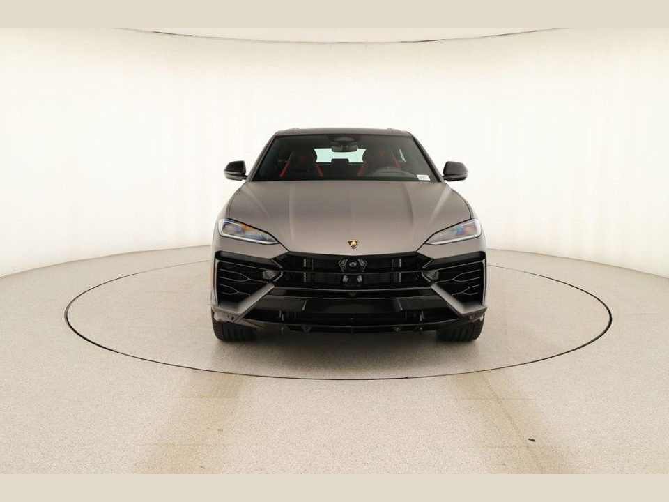 2026 Lamborghini Urus SE
