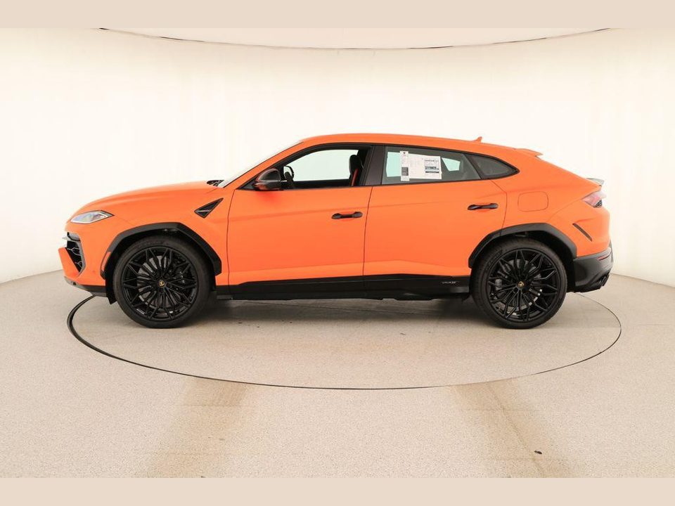 2026 Lamborghini Urus SE