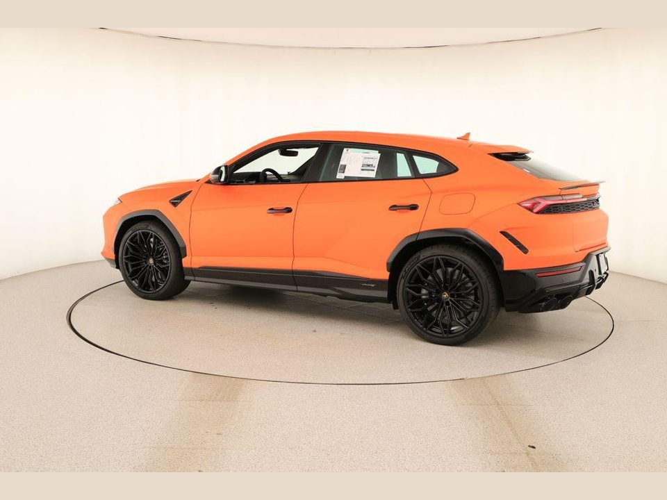 2026 Lamborghini Urus SE