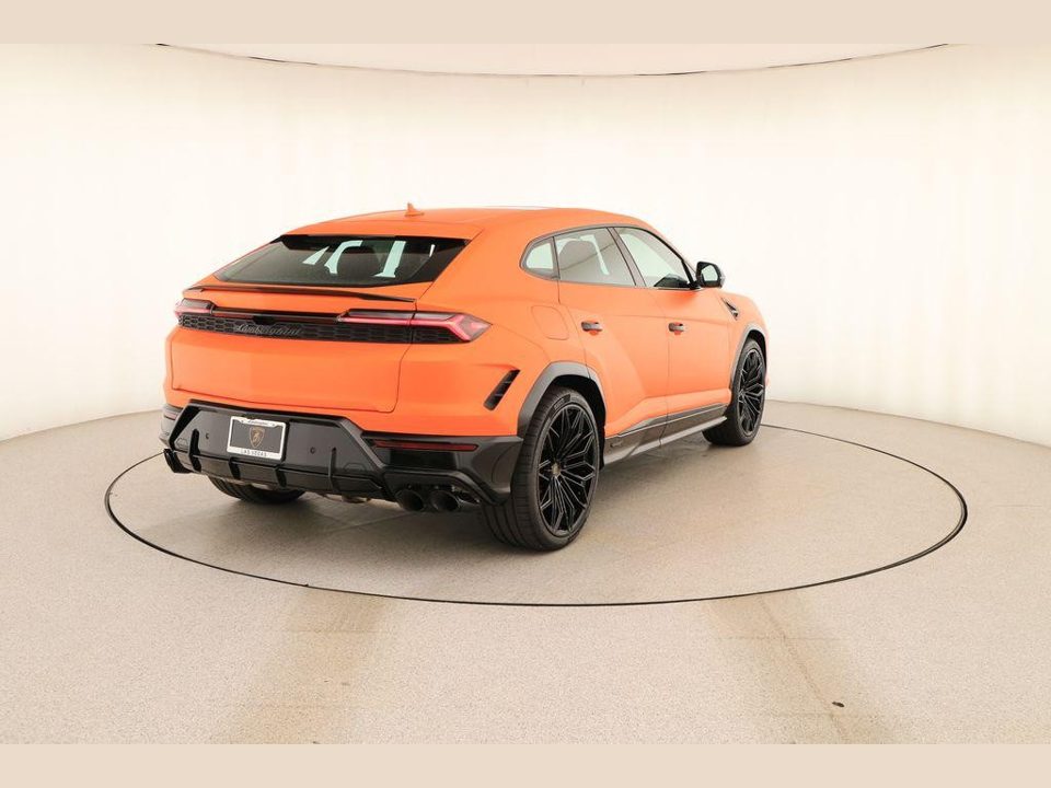 2026 Lamborghini Urus SE