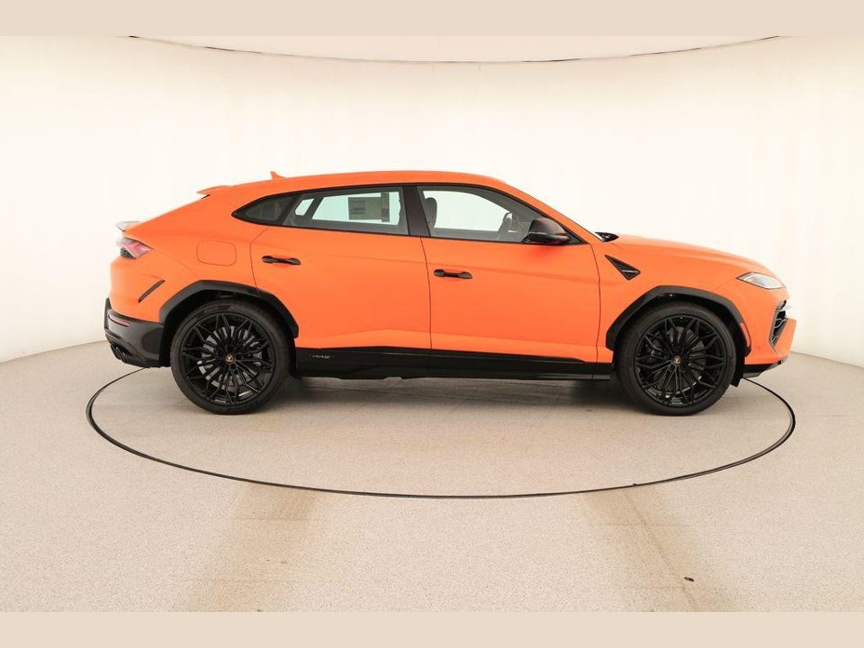 2026 Lamborghini Urus SE