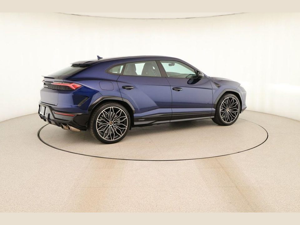 2025 Lamborghini Urus SE