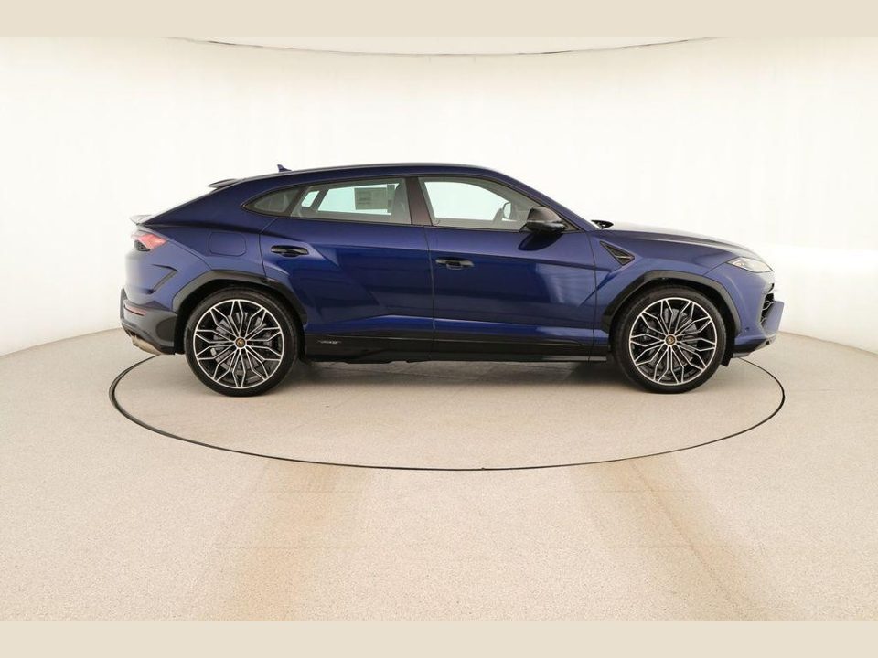 2025 Lamborghini Urus SE